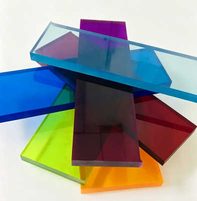 Anpassungsfähige Farbe Hohe Lichtübertragung Verschleißbeständige Oberfläche Acrylblech PMMA-Blatt für die Speicherung im Haushalt